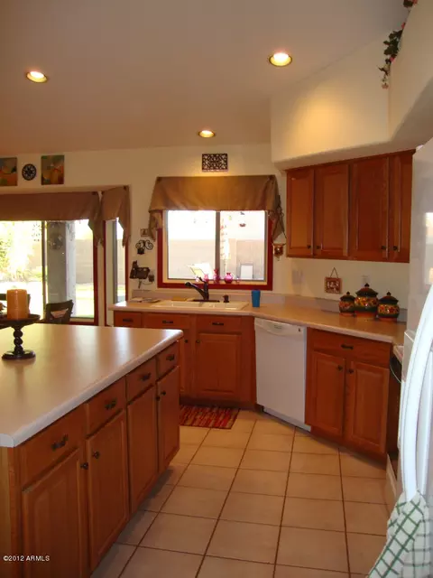 4119 E Robin Ln, Phoenix, AZ 85050 photo 13