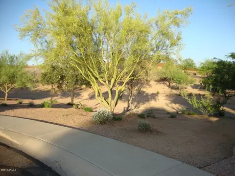 4119 E Robin Ln, Phoenix, AZ 85050 photo 4