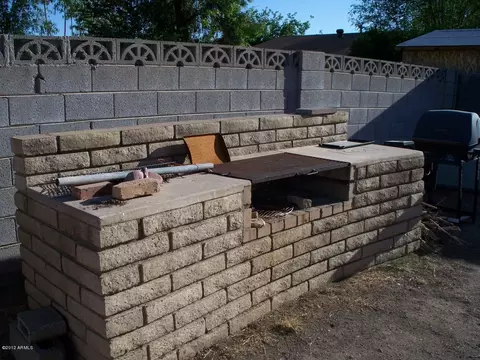 1854 N 64th Ln, Phoenix, AZ 85035 photo 9
