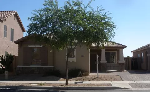 1940 S Falcon Dr, Gilbert, AZ 85295 photo 1