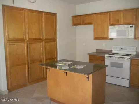 844 S Roca Ct, Gilbert, AZ 85296 photo 3