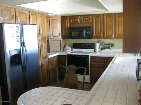 3008 E Calaveros Dr, Phoenix, AZ 85028 photo 12