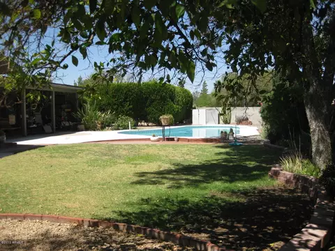 3008 E Calaveros Dr, Phoenix, AZ 85028 photo 4