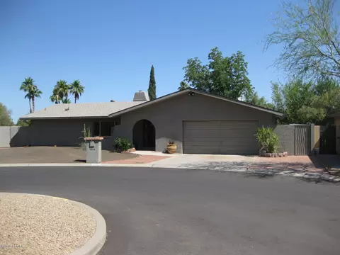 3008 E Calaveros Dr, Phoenix, AZ 85028 photo 1