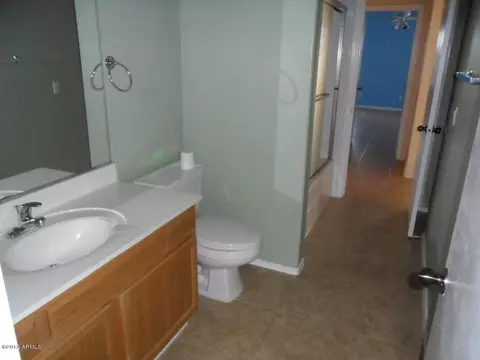2419 E Rosemonte Dr, Phoenix, AZ 85050 photo 7
