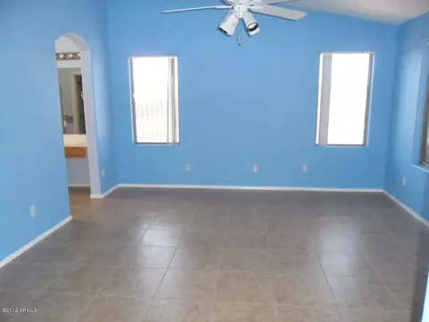 2419 E Rosemonte Dr, Phoenix, AZ 85050 photo 4