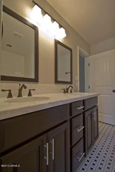 110 E Caribbean Ln, Phoenix, AZ 85022 photo 27