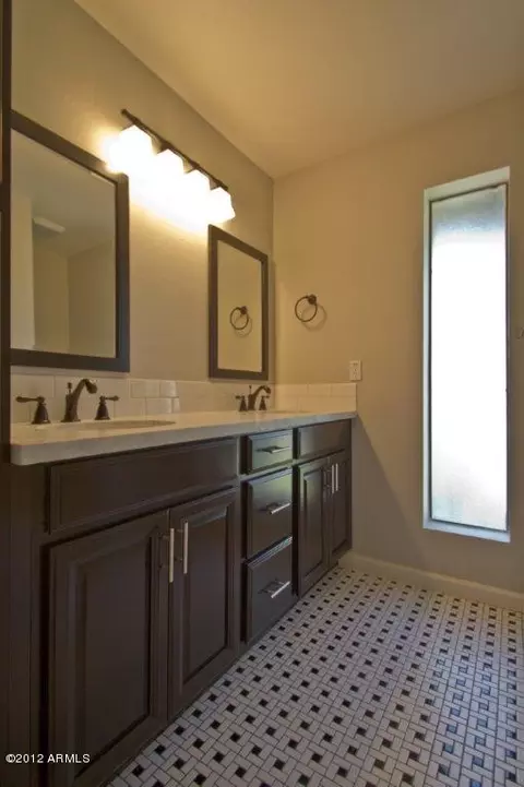 110 E Caribbean Ln, Phoenix, AZ 85022 photo 19