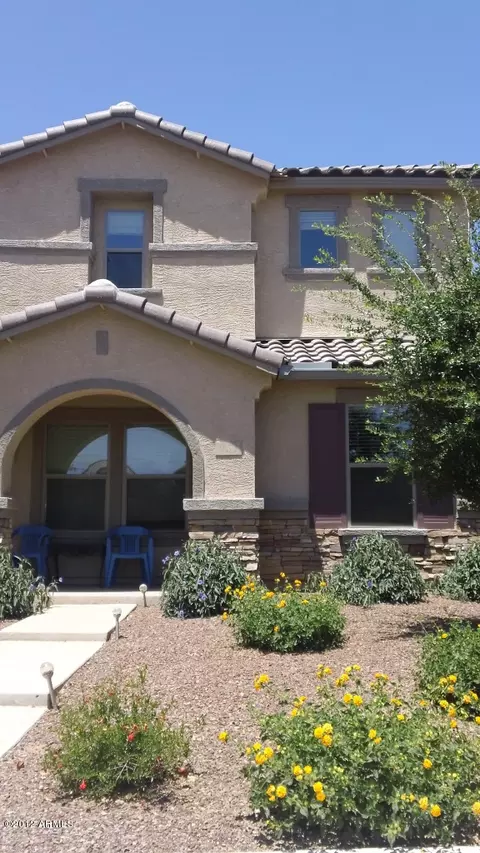 951 S Hawk Ln, Gilbert, AZ 85296 photo 1