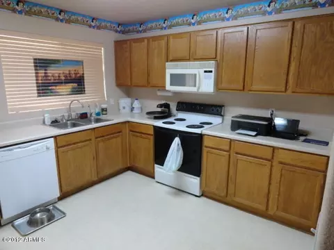 900 E Yuma Ave, Apache Junction, AZ 85119 photo 2