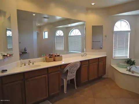 4475 E Carriage Way, Gilbert, AZ 85297 photo 11