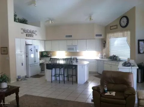 819 E Mountain Sage Dr, Phoenix, AZ 85048 photo 4