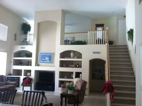 819 E Mountain Sage Dr, Phoenix, AZ 85048 photo 2