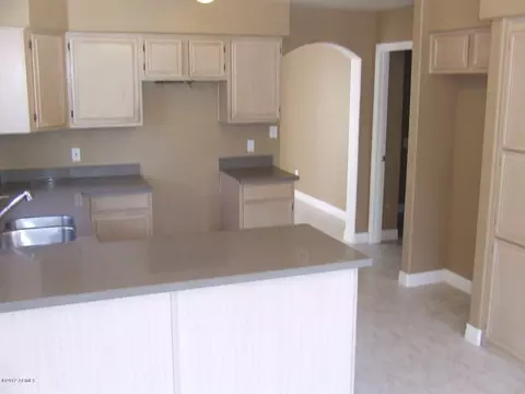 830 E Sack Dr, Phoenix, AZ 85024 photo 2