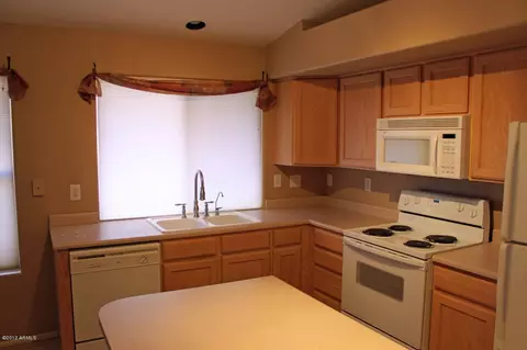 3824 E Potter Dr, Phoenix, AZ 85050 photo 8