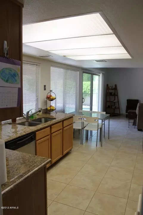 917 E Lamplighter Ln, Tempe, AZ 85283 photo 4