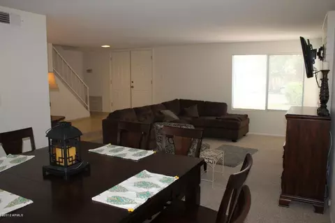 917 E Lamplighter Ln, Tempe, AZ 85283 photo 2