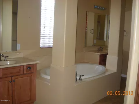 2129 E Grenadine Rd, Phoenix, AZ 85040 photo 8
