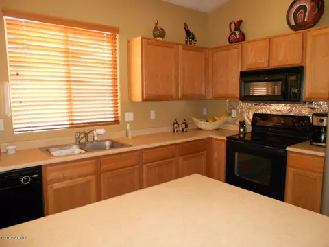 1425 E Arrowhead Trl, Gilbert, AZ 85296 photo 3