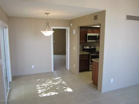 810 E Michelle Dr, Phoenix, AZ 85022 photo 9