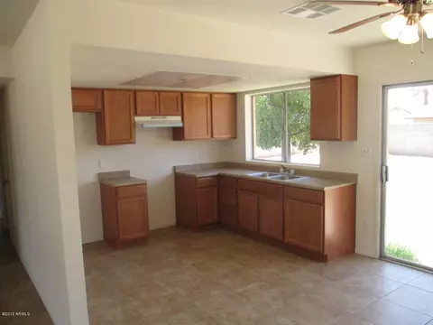 3332 N 77th Ave, Phoenix, AZ 85033 photo 8