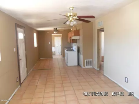 2212 E Lynne Ln, Phoenix, AZ 85042 photo 3