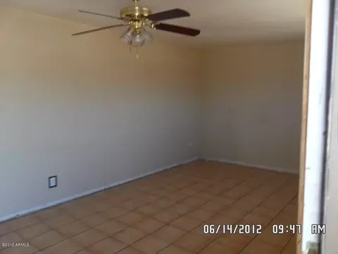 2212 E Lynne Ln, Phoenix, AZ 85042 photo 4