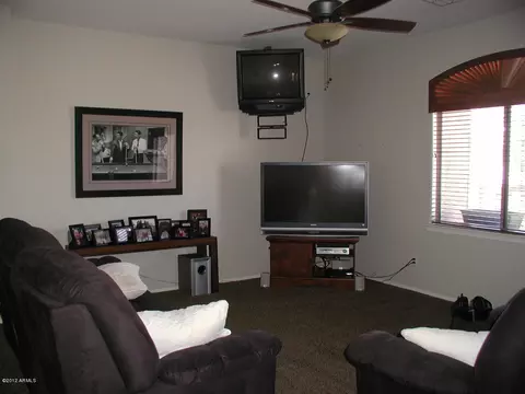 669 E Benrich Ct, Gilbert, AZ 85295 photo 5