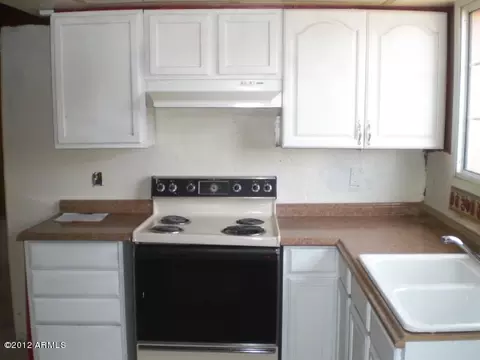 4052 N 78th Dr, Phoenix, AZ 85033 photo 10