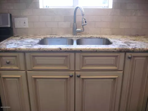 3206 N 28th Pl, Phoenix, AZ 85016 photo 4