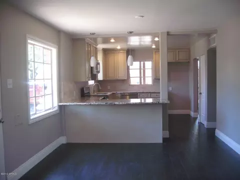 3206 N 28th Pl, Phoenix, AZ 85016 photo 8