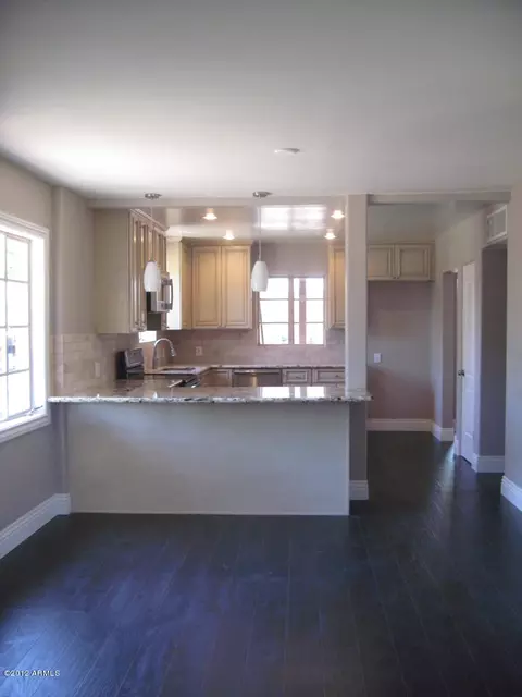 3206 N 28th Pl, Phoenix, AZ 85016 photo 7