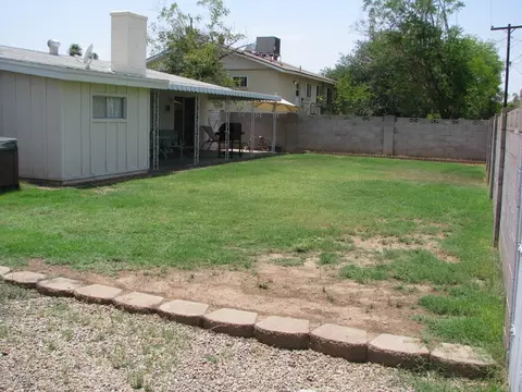 226 E Manhatton Dr, Tempe, AZ 85282 photo 2