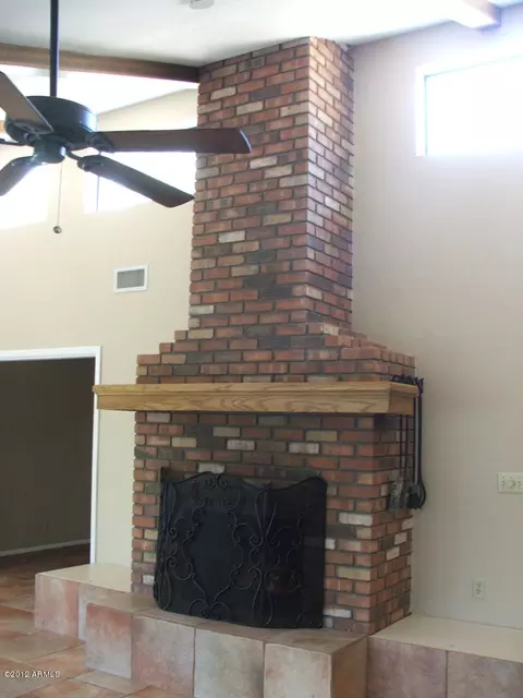823 E Hayward Ave, Phoenix, AZ 85020 photo 4