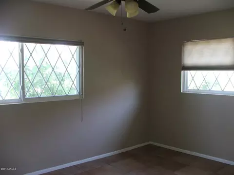 823 E Hayward Ave, Phoenix, AZ 85020 photo 8