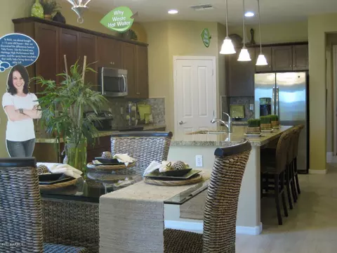 1055 E Blue Spruce Ln, Gilbert, AZ 85298 photo 3