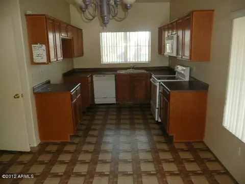 9236 E Lobo Ave, Mesa, AZ 85209 photo 2