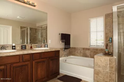 3570 E Pinot Noir Ave, Gilbert, AZ 85298 photo 8