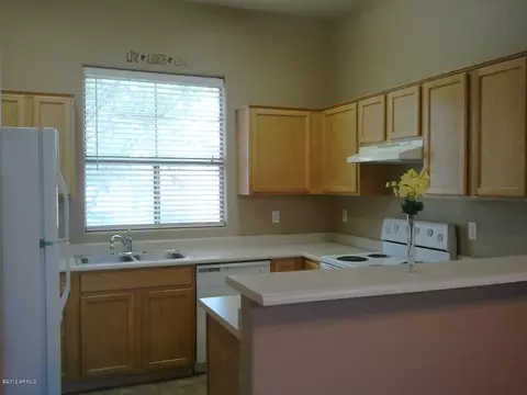 8947 E Capri Ave, Mesa, AZ 85208 photo 3