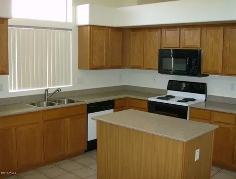 10104 E Capri Ave, Mesa, AZ 85208 photo 4