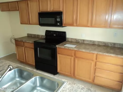 931 E Broadmor Dr, Tempe, AZ 85282 photo 6