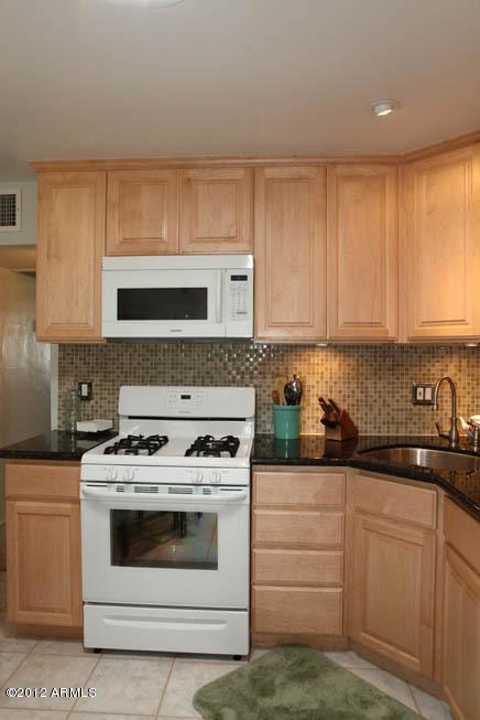 4241 E Piccadilly Rd, Phoenix, AZ 85018 photo 4