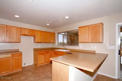 783 E Iris Ct, Gilbert, AZ 85296 photo 2