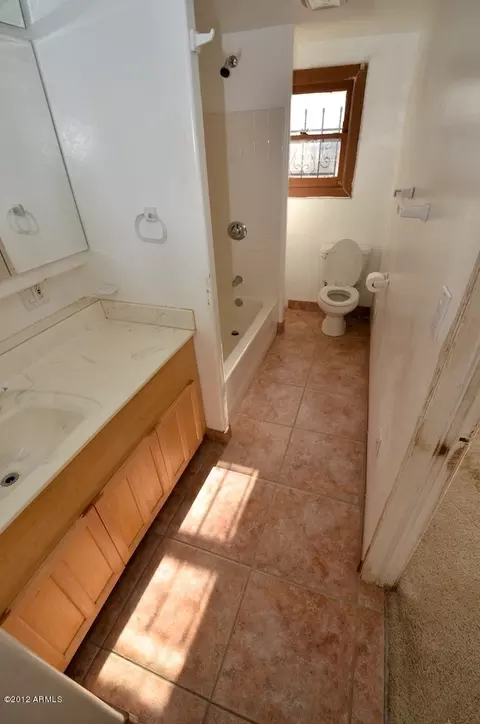 915 E Roma Ave, Phoenix, AZ 85014 photo 9