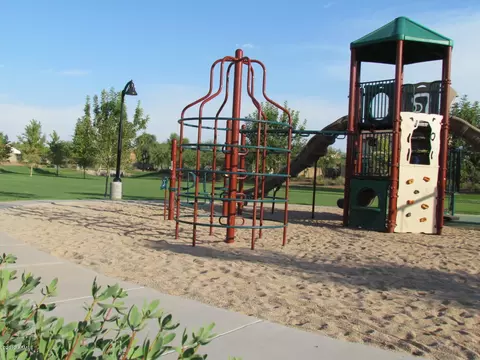 863 E Doral Ct, Gilbert, AZ 85297 photo 25