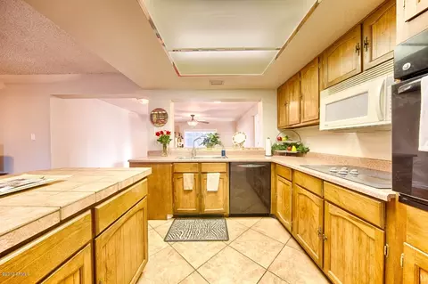 2121 E Greenway Dr, Tempe, AZ 85282 photo 8