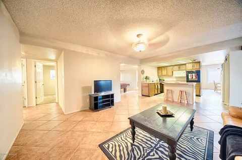 2121 E Greenway Dr, Tempe, AZ 85282 photo 13