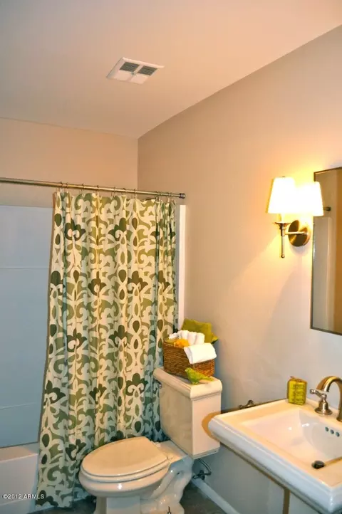 3919 E Laurel Ln, Phoenix, AZ 85028 photo 21