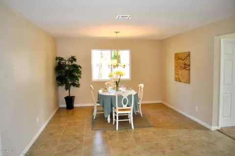 3919 E Laurel Ln, Phoenix, AZ 85028 photo 15
