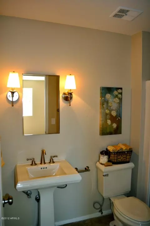 3919 E Laurel Ln, Phoenix, AZ 85028 photo 22